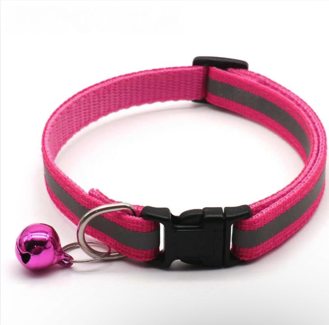 Collier réfléchissant avec clochette