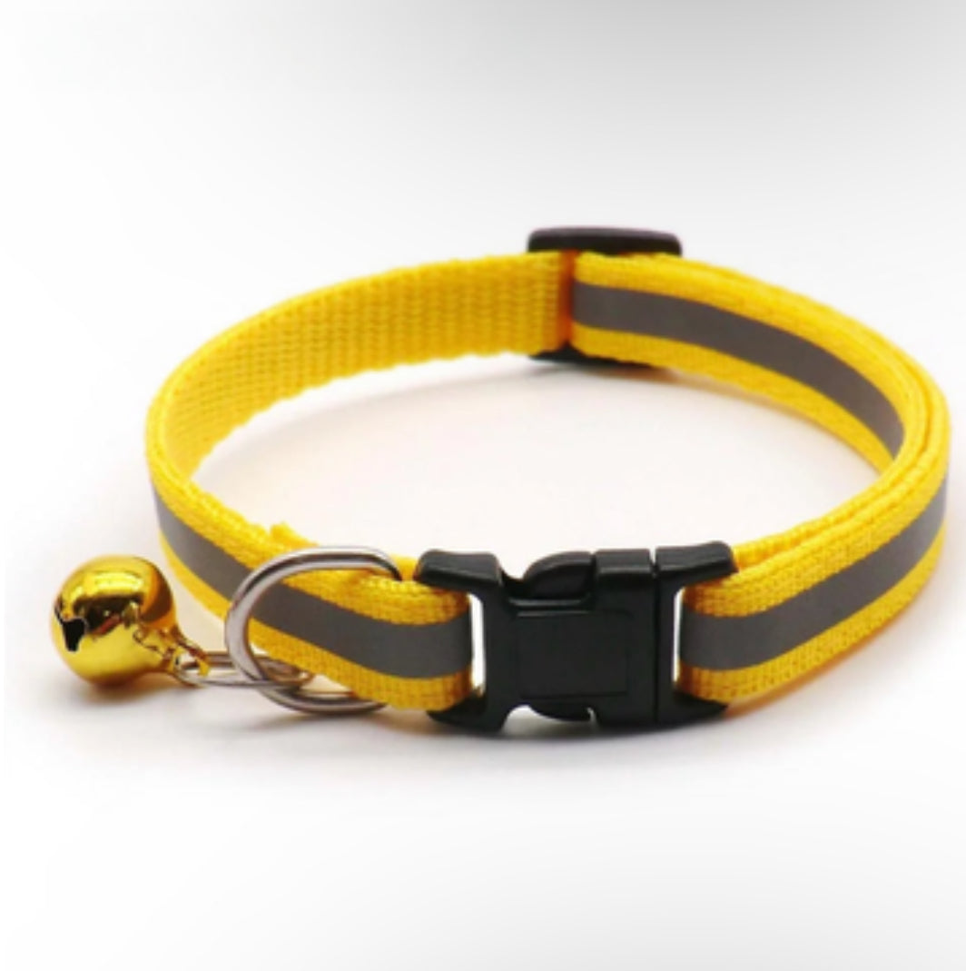 Collier réfléchissant avec clochette