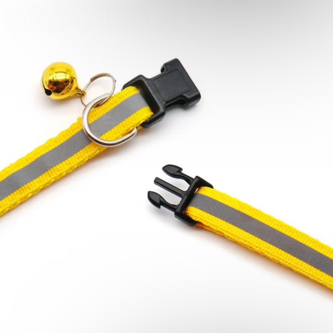 Collier réfléchissant avec clochette