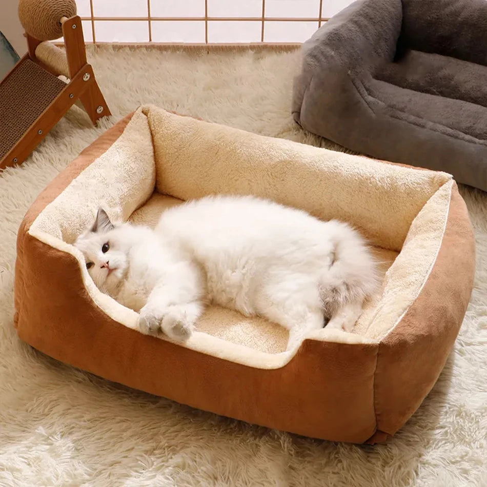 Lit douillet en peluche pour chat
